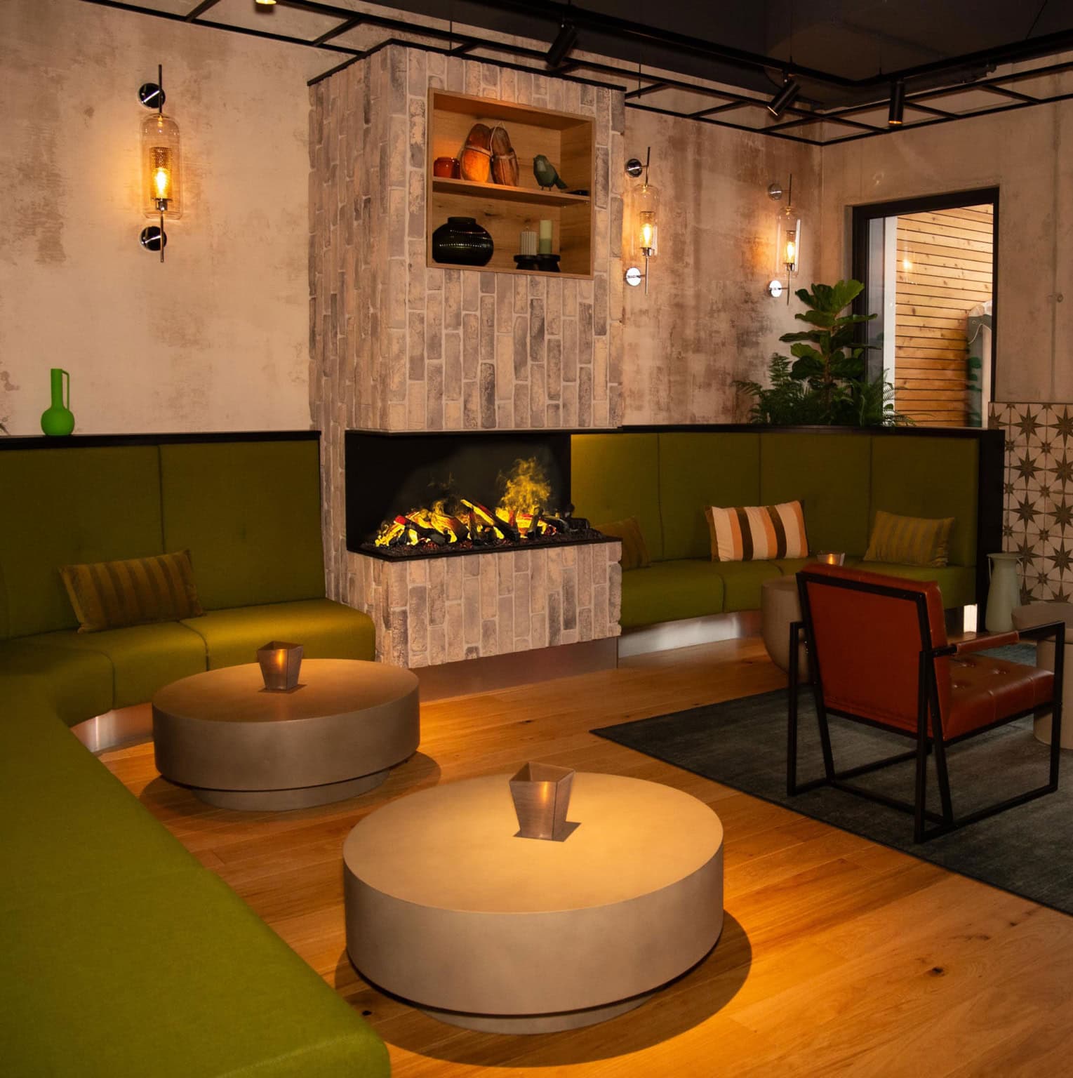 gemütliche Kaminecke im Restaurant Elbebrücke